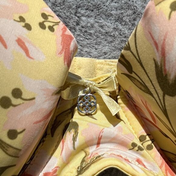 EUC Daisy Fuentes Pretty Yellow Floral Bra 3 hook Size 38D - Picture 3 of 7